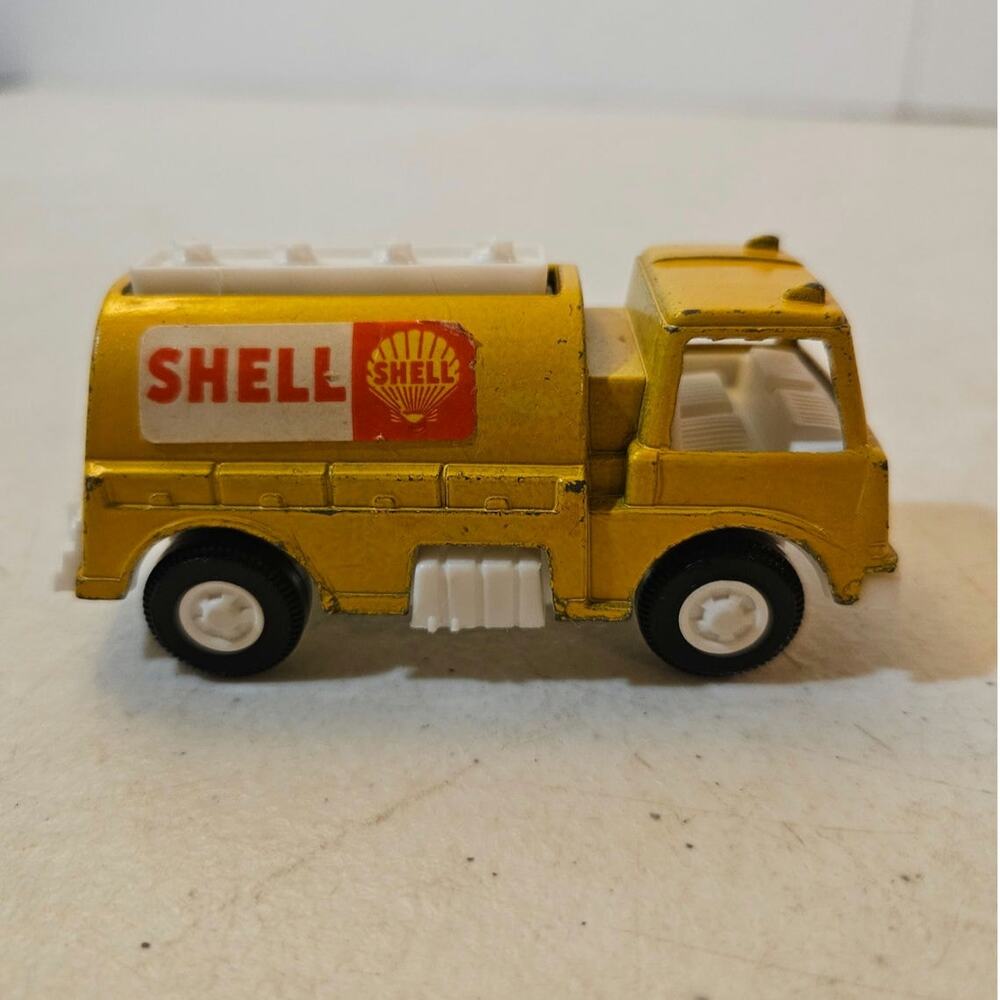 Vintage Tootsie Toy 1970 Shell Oil Yellow Tanker Truck Made USA TootsieToy